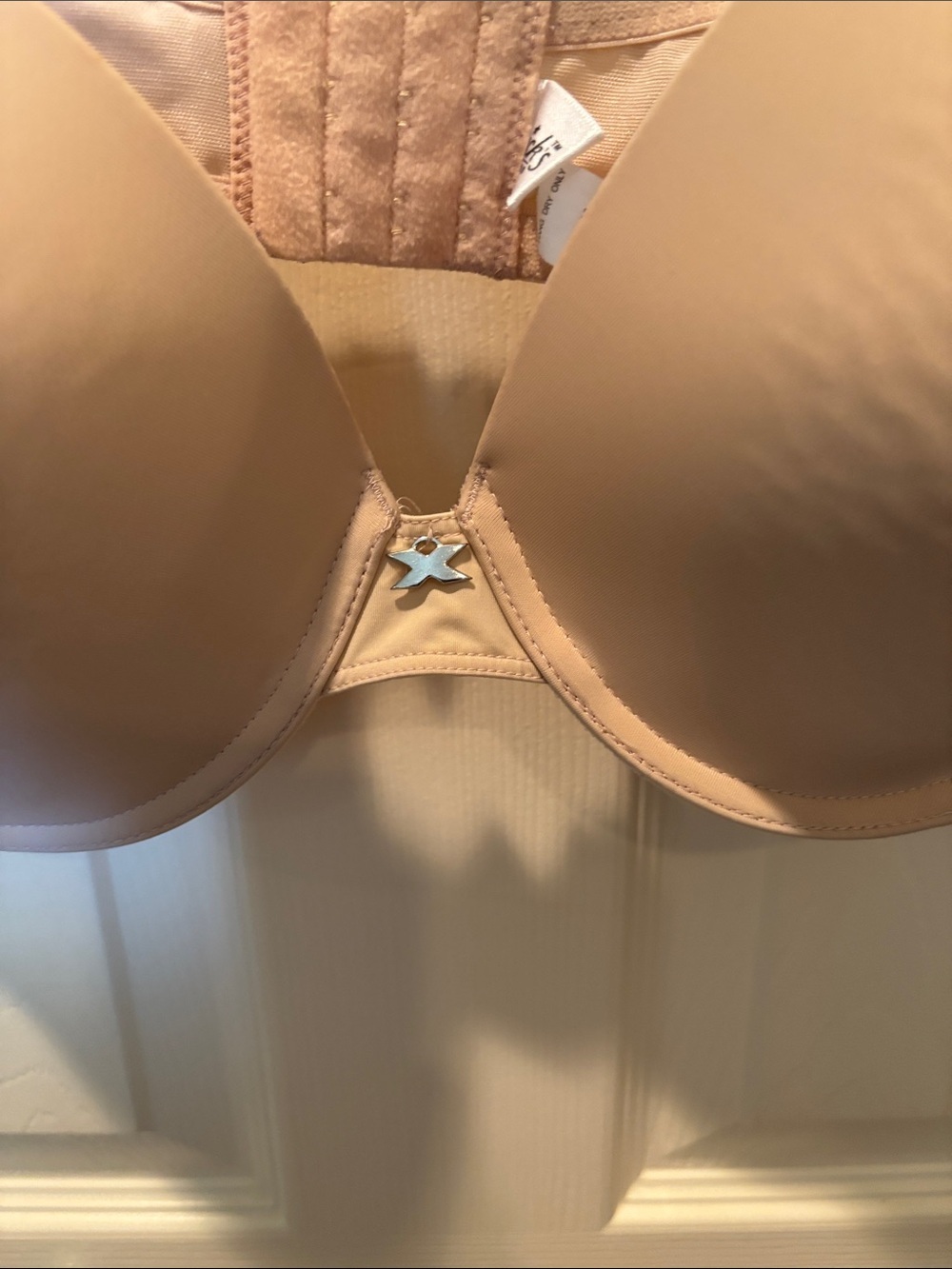 Frederick's of Hollywood Nude T-Shirt Underwire Bra - Picture 3 of 5